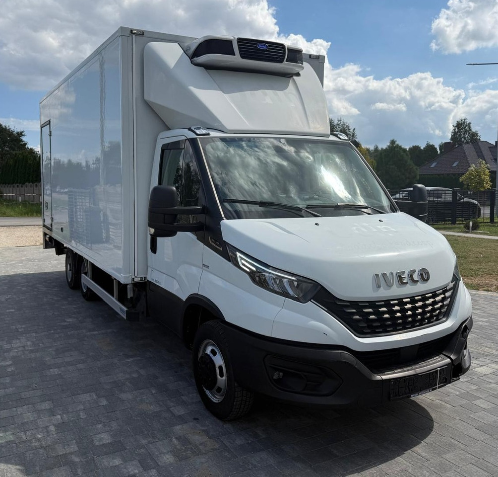 IVECO 40C18 BE COMBI – chłodnia z windą, kat. B+E, polift, 2019 rok - Kylmäauto: kuva IVECO 40C18 BE COMBI – chłodnia z windą, kat. B+E, polift, 2019 rok - Kylmäauto IVECO 40C18 BE COMBI – chłodnia z windą, kat. B+E, polift, 2019 rok - Kylmäauto: kuva IVECO 40C18 BE COMBI – chłodnia z windą, kat. B+E, polift, 2019 rok - Kylmäauto