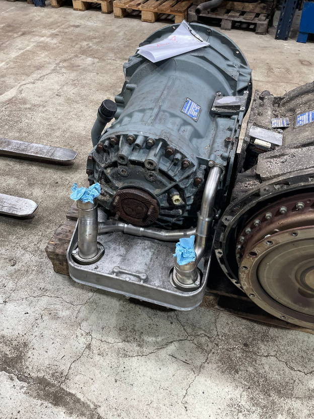 ZF ZF Ölkühler Wärmetauscher Getriebeölkühler Ecolife 6AP 1400 1700 - Öljynjäähdytin - Bussi: kuva ZF ZF Ölkühler Wärmetauscher Getriebeölkühler Ecolife 6AP 1400 1700 - Öljynjäähdytin - Bussi ZF ZF Ölkühler Wärmetauscher Getriebeölkühler Ecolife 6AP 1400 1700 - Öljynjäähdytin - Bussi: kuva ZF ZF Ölkühler Wärmetauscher Getriebeölkühler Ecolife 6AP 1400 1700 - Öljynjäähdytin - Bussi