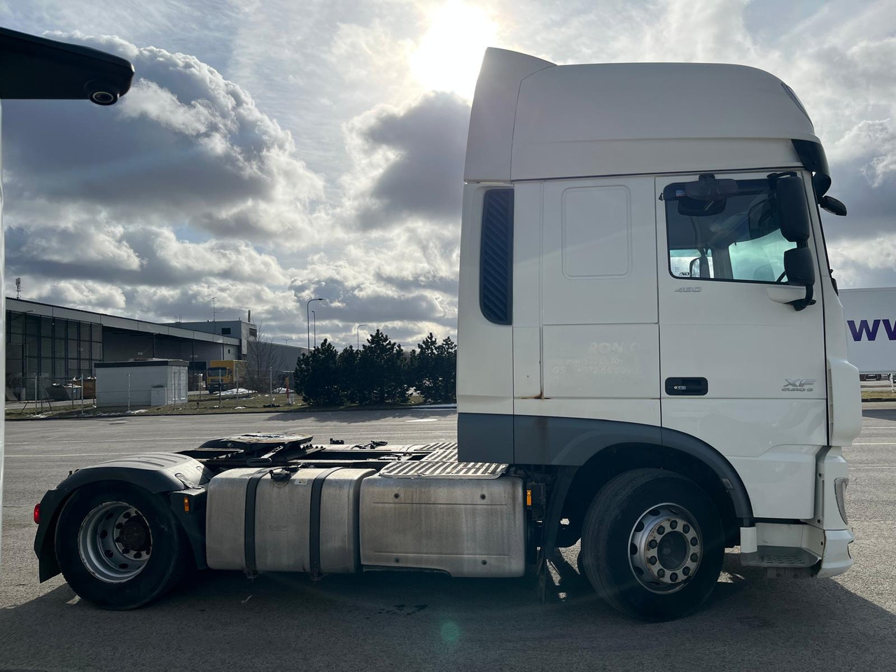 DAF XF460FT Manual - Vetopöytäauto: kuva DAF XF460FT Manual - Vetopöytäauto DAF XF460FT Manual - Vetopöytäauto: kuva DAF XF460FT Manual - Vetopöytäauto