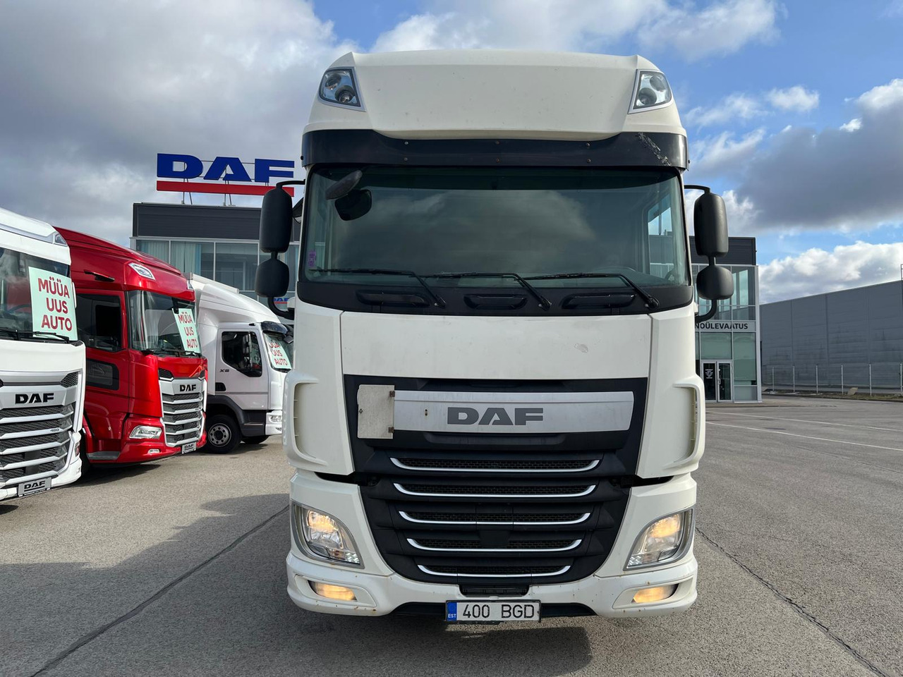 DAF XF460FT Manual - Vetopöytäauto: kuva DAF XF460FT Manual - Vetopöytäauto DAF XF460FT Manual - Vetopöytäauto: kuva DAF XF460FT Manual - Vetopöytäauto