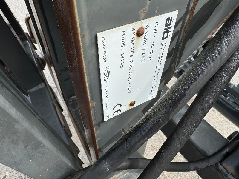 ALO DBS 3250 - Rullapihdit - Traktori: kuva ALO DBS 3250 - Rullapihdit - Traktori ALO DBS 3250 - Rullapihdit - Traktori: kuva ALO DBS 3250 - Rullapihdit - Traktori