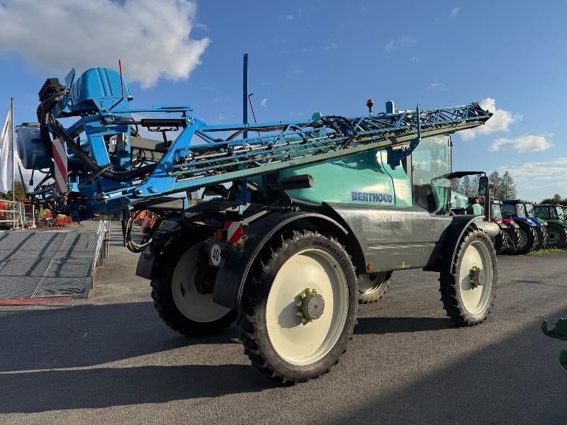 BERTHOUD RAPTOR 3240 - Itsekulkeva kasvinsuojeluruisku: kuva BERTHOUD RAPTOR 3240 - Itsekulkeva kasvinsuojeluruisku BERTHOUD RAPTOR 3240 - Itsekulkeva kasvinsuojeluruisku: kuva BERTHOUD RAPTOR 3240 - Itsekulkeva kasvinsuojeluruisku