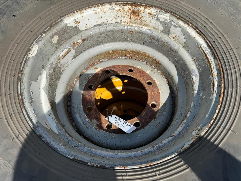 CEAT 550/60R22,5 - Täydellinen pyörä: kuva CEAT 550/60R22,5 - Täydellinen pyörä CEAT 550/60R22,5 - Täydellinen pyörä: kuva CEAT 550/60R22,5 - Täydellinen pyörä