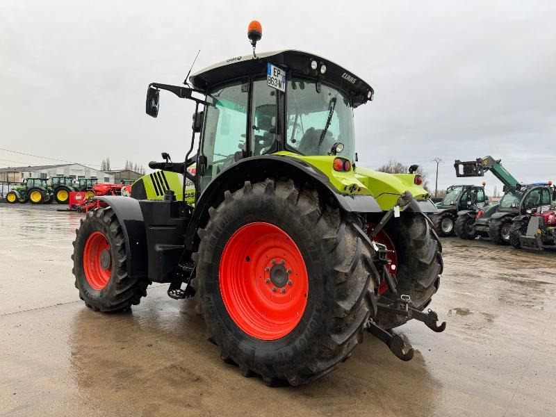 CLAAS ARION 620 - Traktori: kuva CLAAS ARION 620 - Traktori CLAAS ARION 620 - Traktori: kuva CLAAS ARION 620 - Traktori