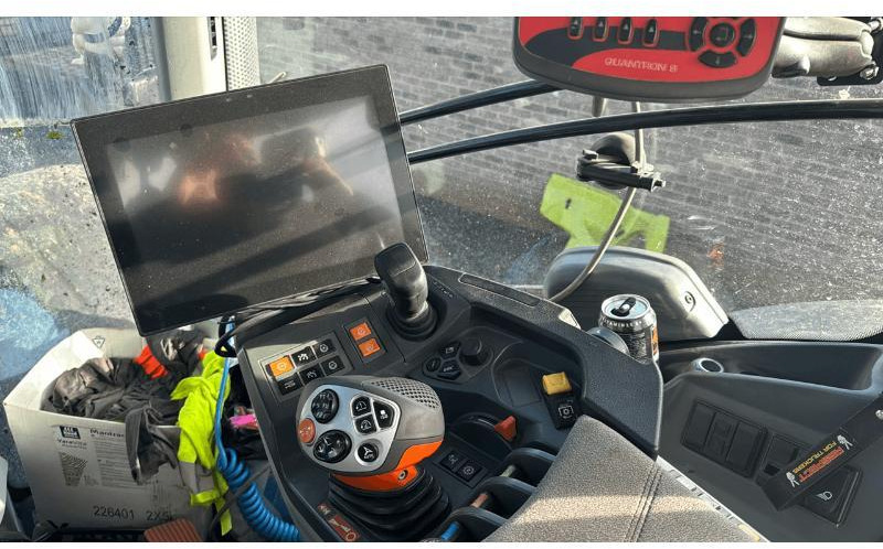 CLAAS AXION 850 - Traktori: kuva CLAAS AXION 850 - Traktori CLAAS AXION 850 - Traktori: kuva CLAAS AXION 850 - Traktori