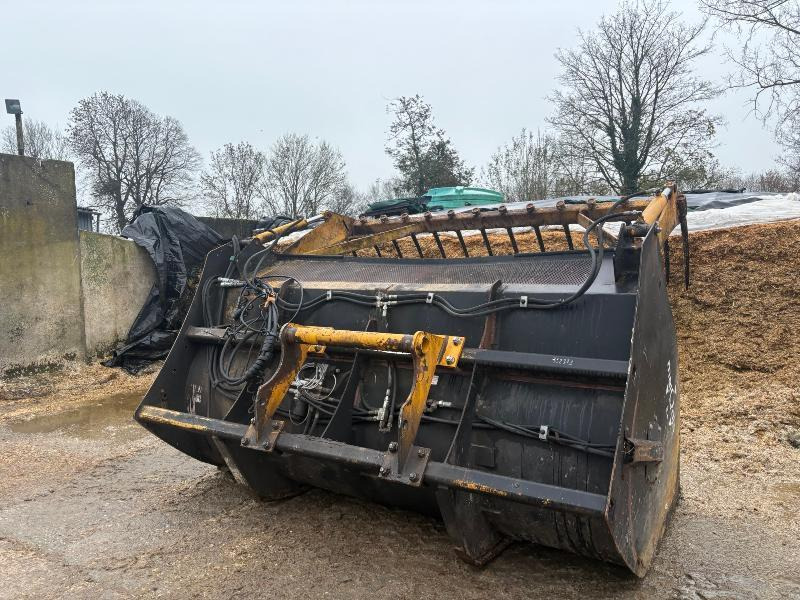 EMILY MELODIS 3,4M3 - Seosrehuvaunu: kuva EMILY MELODIS 3,4M3 - Seosrehuvaunu EMILY MELODIS 3,4M3 - Seosrehuvaunu: kuva EMILY MELODIS 3,4M3 - Seosrehuvaunu