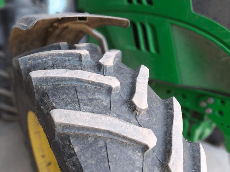 Traktori JOHN DEERE 6155M: kuva Traktori JOHN DEERE 6155M