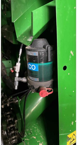 JOHN DEERE C441R - Pyöröpaalain: kuva JOHN DEERE C441R - Pyöröpaalain JOHN DEERE C441R - Pyöröpaalain: kuva JOHN DEERE C441R - Pyöröpaalain