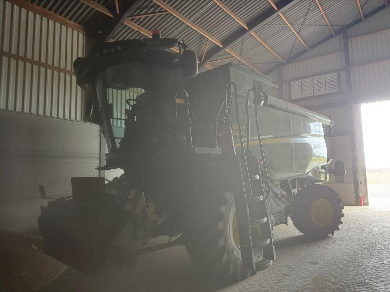 JOHN DEERE T660 - Leikkuupuimuri: kuva JOHN DEERE T660 - Leikkuupuimuri JOHN DEERE T660 - Leikkuupuimuri: kuva JOHN DEERE T660 - Leikkuupuimuri