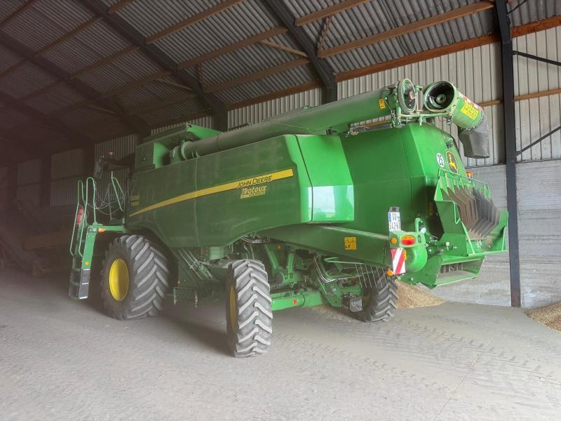JOHN DEERE T660 - Leikkuupuimuri: kuva JOHN DEERE T660 - Leikkuupuimuri JOHN DEERE T660 - Leikkuupuimuri: kuva JOHN DEERE T660 - Leikkuupuimuri