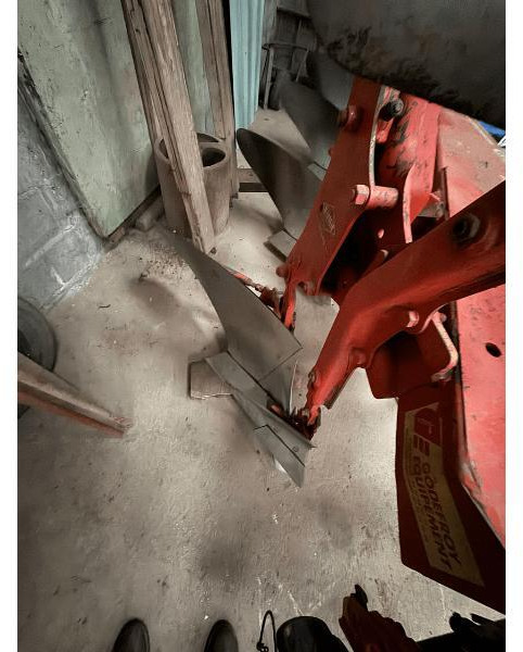 KUHN MASTER 100 - Aura: kuva KUHN MASTER 100 - Aura KUHN MASTER 100 - Aura: kuva KUHN MASTER 100 - Aura