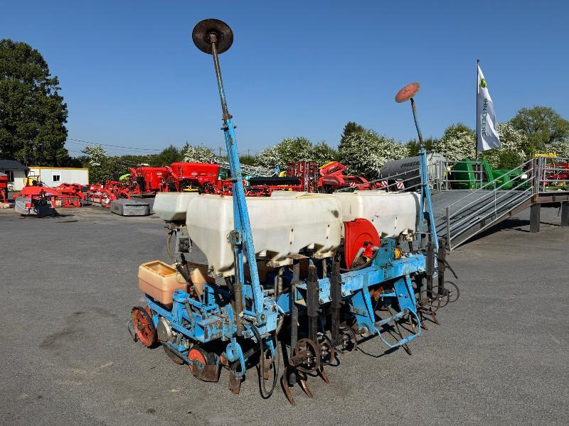 MONOSEM NG 6R - Tarkkuuskylvökone: kuva MONOSEM NG 6R - Tarkkuuskylvökone MONOSEM NG 6R - Tarkkuuskylvökone: kuva MONOSEM NG 6R - Tarkkuuskylvökone