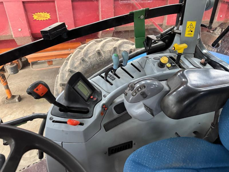 Traktori NEW-HOLLAND T6030: kuva Traktori NEW-HOLLAND T6030