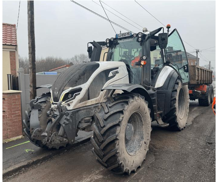VALTRA T175 EA - Traktori: kuva VALTRA T175 EA - Traktori VALTRA T175 EA - Traktori: kuva VALTRA T175 EA - Traktori