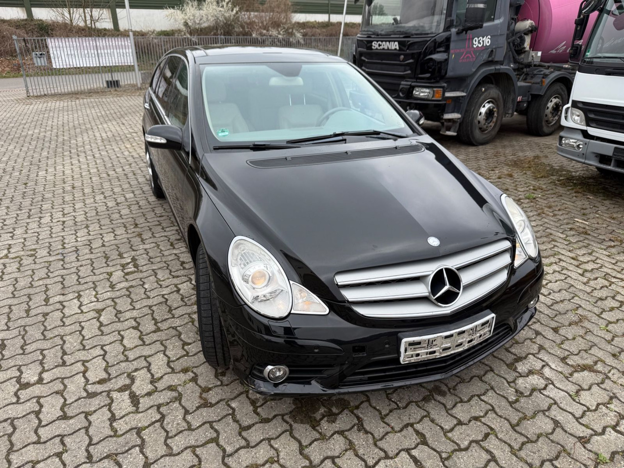 Mercedes-Benz R - Maasturi/ Katumaasturi: kuva Mercedes-Benz R - Maasturi/ Katumaasturi Mercedes-Benz R - Maasturi/ Katumaasturi: kuva Mercedes-Benz R - Maasturi/ Katumaasturi