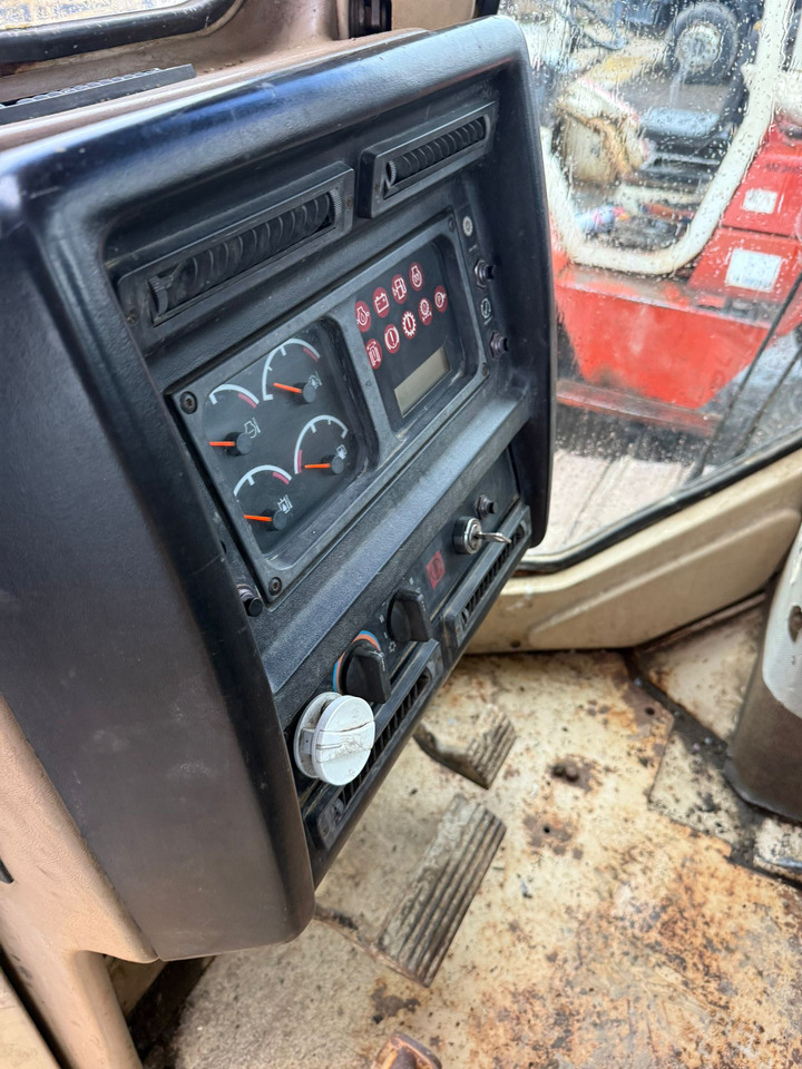 BULLDOZER CATERPILLAR D5 - Puskutraktori: kuva BULLDOZER CATERPILLAR D5 - Puskutraktori BULLDOZER CATERPILLAR D5 - Puskutraktori: kuva BULLDOZER CATERPILLAR D5 - Puskutraktori