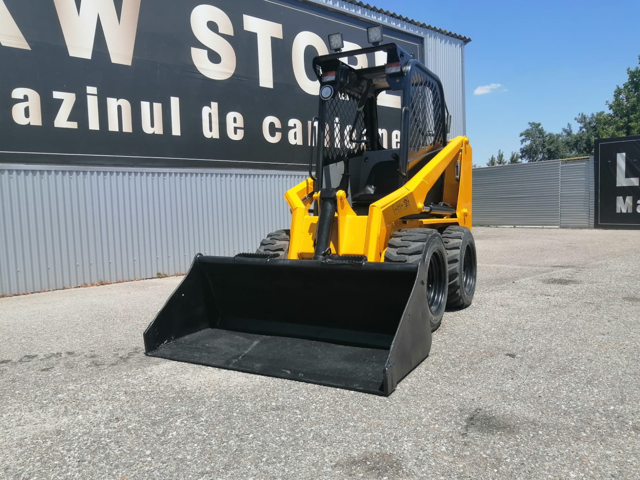 Bobcat SKID TYRE FRONT LOADER RAM ITALY - Liukuohjattu kuormaaja: kuva Bobcat SKID TYRE FRONT LOADER RAM ITALY - Liukuohjattu kuormaaja Bobcat SKID TYRE FRONT LOADER RAM ITALY - Liukuohjattu kuormaaja: kuva Bobcat SKID TYRE FRONT LOADER RAM ITALY - Liukuohjattu kuormaaja