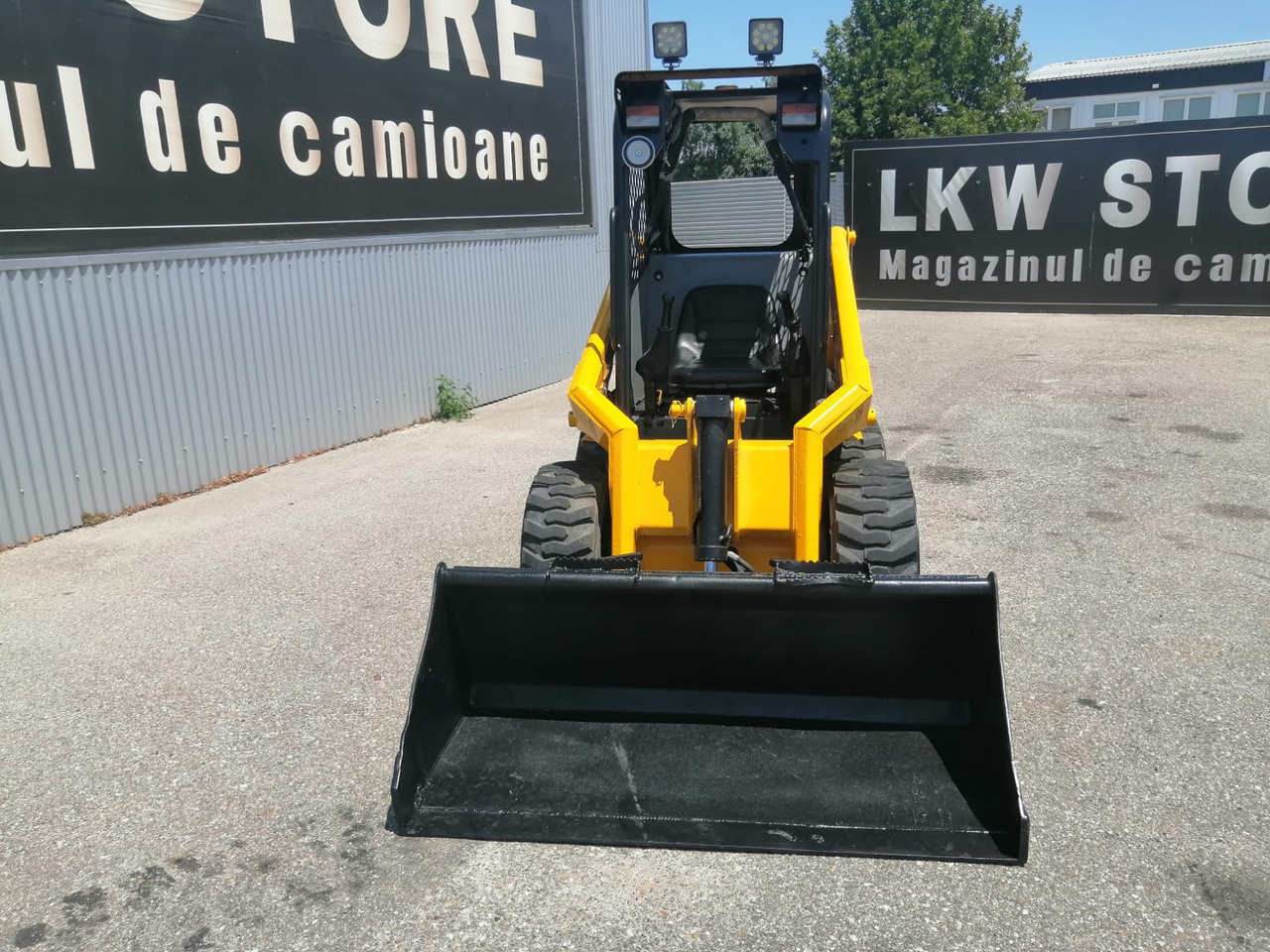 Bobcat SKID TYRE FRONT LOADER RAM ITALY - Liukuohjattu kuormaaja: kuva Bobcat SKID TYRE FRONT LOADER RAM ITALY - Liukuohjattu kuormaaja Bobcat SKID TYRE FRONT LOADER RAM ITALY - Liukuohjattu kuormaaja: kuva Bobcat SKID TYRE FRONT LOADER RAM ITALY - Liukuohjattu kuormaaja
