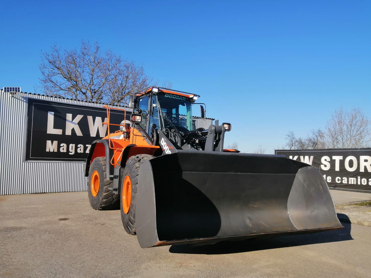 Doosan DL 420-5 Front End Loader, TOP!!! - Pyöräkuormaaja: kuva Doosan DL 420-5 Front End Loader, TOP!!! - Pyöräkuormaaja Doosan DL 420-5 Front End Loader, TOP!!! - Pyöräkuormaaja: kuva Doosan DL 420-5 Front End Loader, TOP!!! - Pyöräkuormaaja