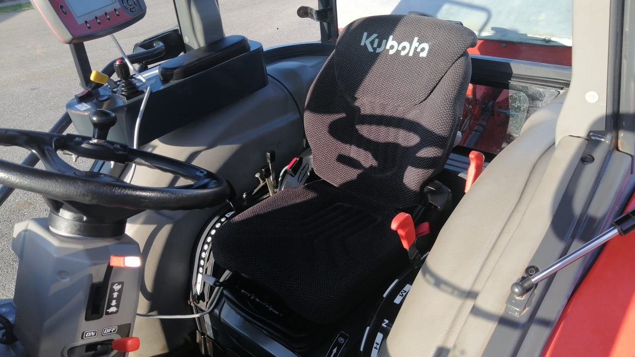 Traktori KUBOTA L4240 Narrow spaces tractor/vineyard/fruit tree/communal, TOP !: kuva Traktori KUBOTA L4240 Narrow spaces tractor/vineyard/fruit tree/communal, TOP !