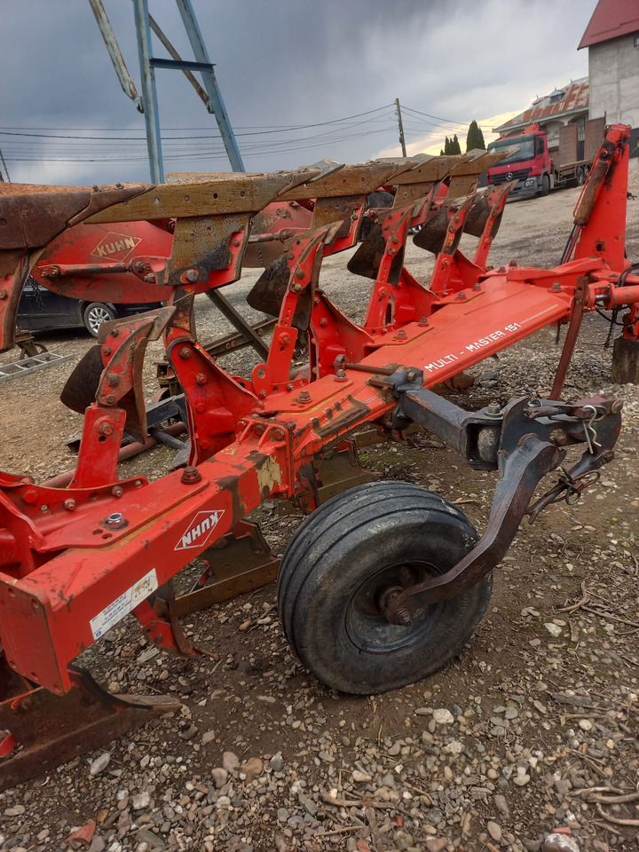 KUHN MM 151.5E.T Plow - Aura: kuva KUHN MM 151.5E.T Plow - Aura KUHN MM 151.5E.T Plow - Aura: kuva KUHN MM 151.5E.T Plow - Aura