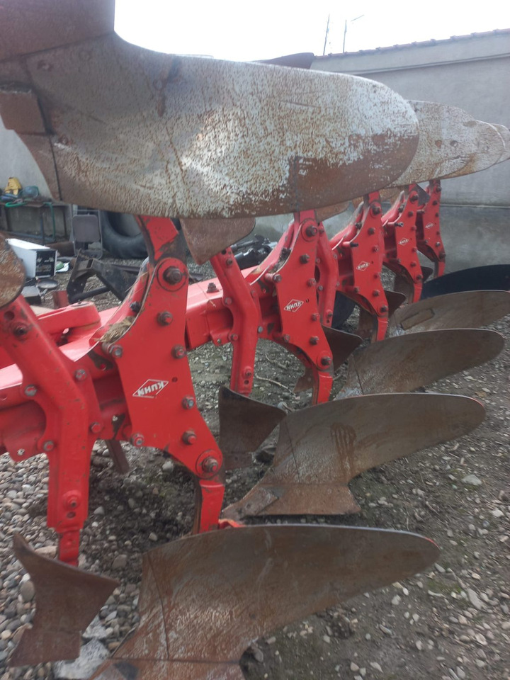KUHN MM 151.5E.T Plow - Aura: kuva KUHN MM 151.5E.T Plow - Aura KUHN MM 151.5E.T Plow - Aura: kuva KUHN MM 151.5E.T Plow - Aura