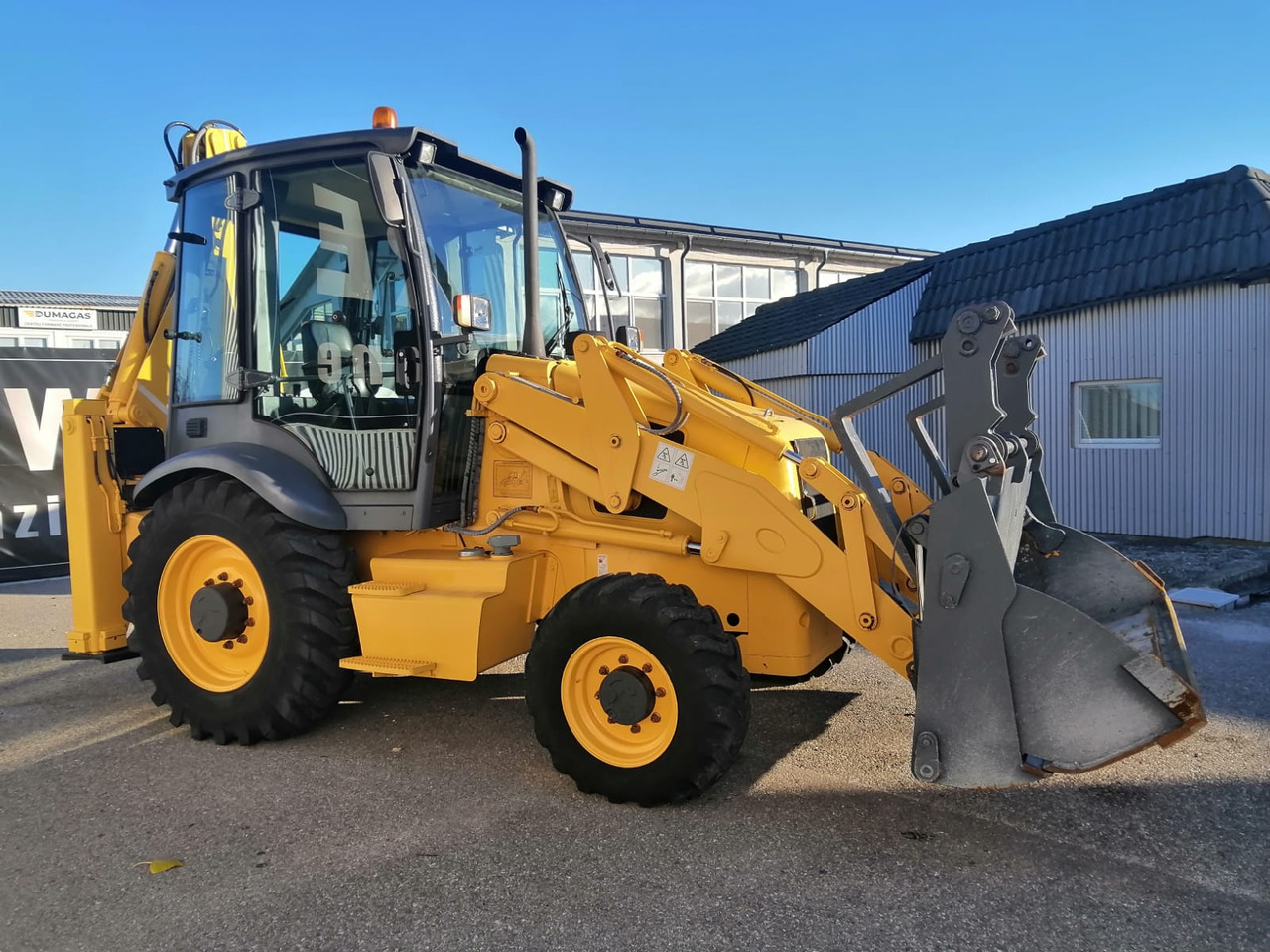 LiuGong CLG777A Backhoe Loader 4×4 - Kaivuri-trukki: kuva LiuGong CLG777A Backhoe Loader 4×4 - Kaivuri-trukki LiuGong CLG777A Backhoe Loader 4×4 - Kaivuri-trukki: kuva LiuGong CLG777A Backhoe Loader 4×4 - Kaivuri-trukki