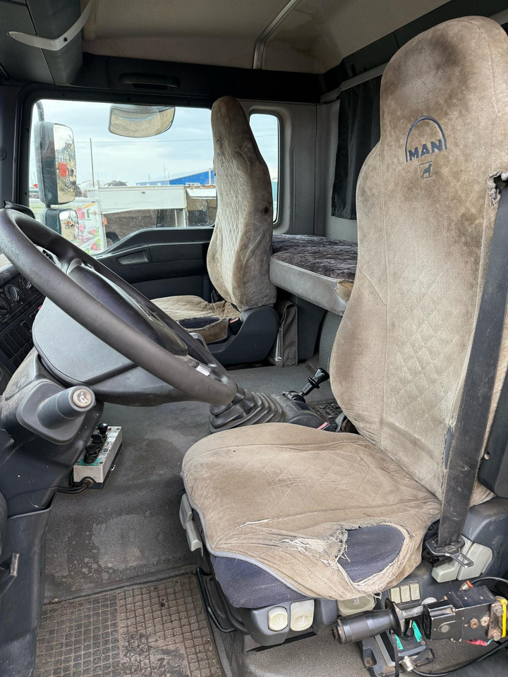 Kuorma-auto - vaijerivaihtolava MAN TGA 440 8X2 CAR CHASSIS: kuva Kuorma-auto - vaijerivaihtolava MAN TGA 440 8X2 CAR CHASSIS