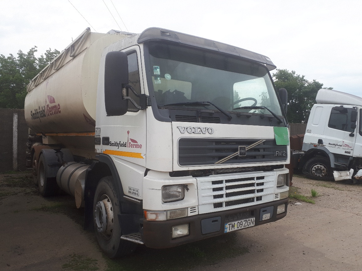 VOLVO FM12 Animal Feed Tank Truck - Säiliöauto: kuva VOLVO FM12 Animal Feed Tank Truck - Säiliöauto VOLVO FM12 Animal Feed Tank Truck - Säiliöauto: kuva VOLVO FM12 Animal Feed Tank Truck - Säiliöauto
