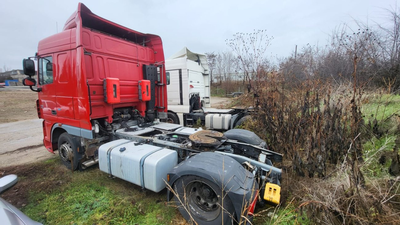 DAF XF 105.460 Automat - Vetopöytäauto: kuva DAF XF 105.460 Automat - Vetopöytäauto DAF XF 105.460 Automat - Vetopöytäauto: kuva DAF XF 105.460 Automat - Vetopöytäauto