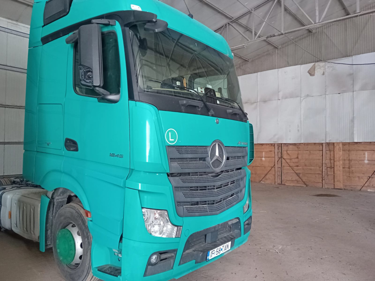 Mercedes-Benz Actros 18.45 - Vetopöytäauto: kuva Mercedes-Benz Actros 18.45 - Vetopöytäauto Mercedes-Benz Actros 18.45 - Vetopöytäauto: kuva Mercedes-Benz Actros 18.45 - Vetopöytäauto