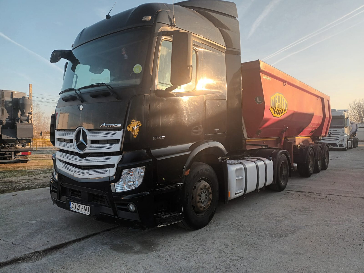Tractor Head Mercedes-Benz Actros (2014) + Semi-trailer Tipper Meiller – Kipper (2004) - Vetopöytäauto: kuva Tractor Head Mercedes-Benz Actros (2014) + Semi-trailer Tipper Meiller – Kipper (2004) - Vetopöytäauto Tractor Head Mercedes-Benz Actros (2014) + Semi-trailer Tipper Meiller – Kipper (2004) - Vetopöytäauto: kuva Tractor Head Mercedes-Benz Actros (2014) + Semi-trailer Tipper Meiller – Kipper (2004) - Vetopöytäauto