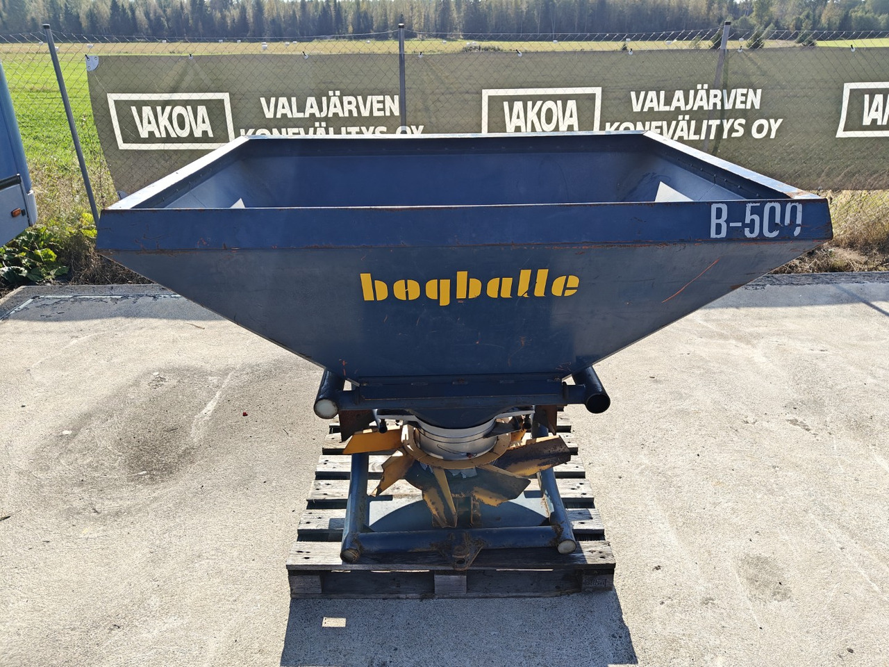 BOGBALLE B500 - Lannoitteenlevitin: kuva BOGBALLE B500 - Lannoitteenlevitin BOGBALLE B500 - Lannoitteenlevitin: kuva BOGBALLE B500 - Lannoitteenlevitin