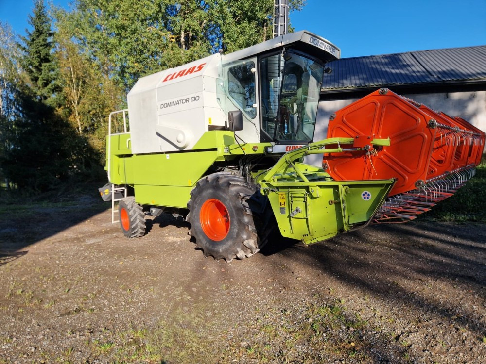 CLAAS Dominator 130 - Leikkuupuimuri: kuva CLAAS Dominator 130 - Leikkuupuimuri CLAAS Dominator 130 - Leikkuupuimuri: kuva CLAAS Dominator 130 - Leikkuupuimuri