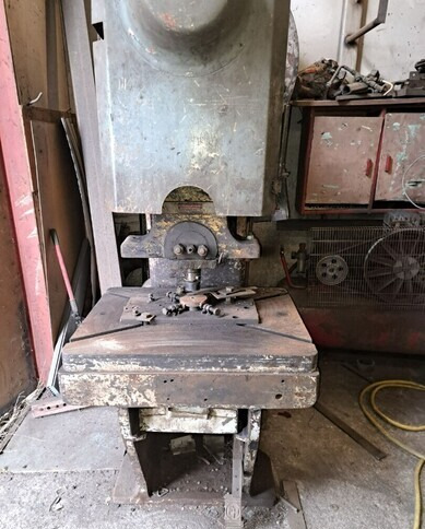 Epäkeskopuristin 60 tn Eisenwerk Hensel - Metallintyöstökone: kuva Epäkeskopuristin 60 tn Eisenwerk Hensel - Metallintyöstökone Epäkeskopuristin 60 tn Eisenwerk Hensel - Metallintyöstökone: kuva Epäkeskopuristin 60 tn Eisenwerk Hensel - Metallintyöstökone