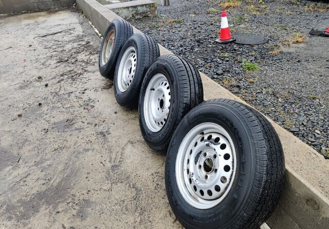 Lavaperävaunu Kärppä Teliperäkärry jarrullinen: kuva Lavaperävaunu Kärppä Teliperäkärry jarrullinen