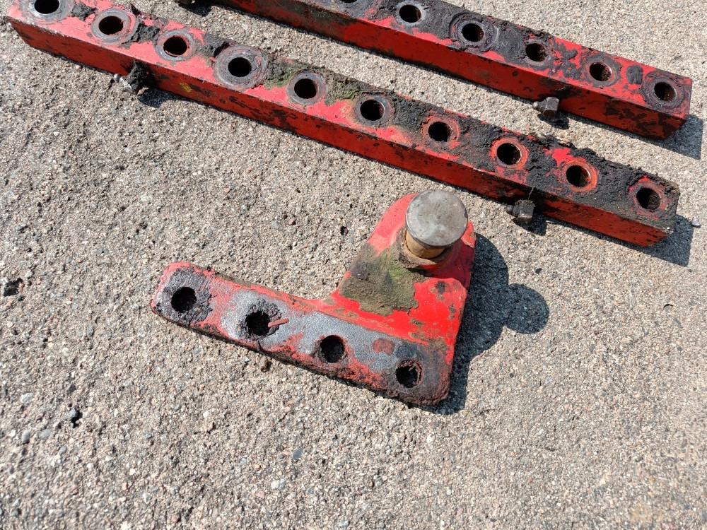 Kverneland E8 paluuauran kääntöpään liukupalat - Aura: kuva Kverneland E8 paluuauran kääntöpään liukupalat - Aura Kverneland E8 paluuauran kääntöpään liukupalat - Aura: kuva Kverneland E8 paluuauran kääntöpään liukupalat - Aura