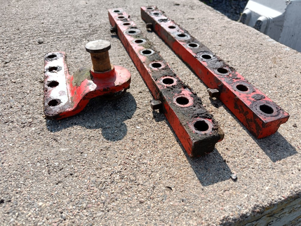 Kverneland E8 paluuauran kääntöpään liukupalat - Aura: kuva Kverneland E8 paluuauran kääntöpään liukupalat - Aura Kverneland E8 paluuauran kääntöpään liukupalat - Aura: kuva Kverneland E8 paluuauran kääntöpään liukupalat - Aura