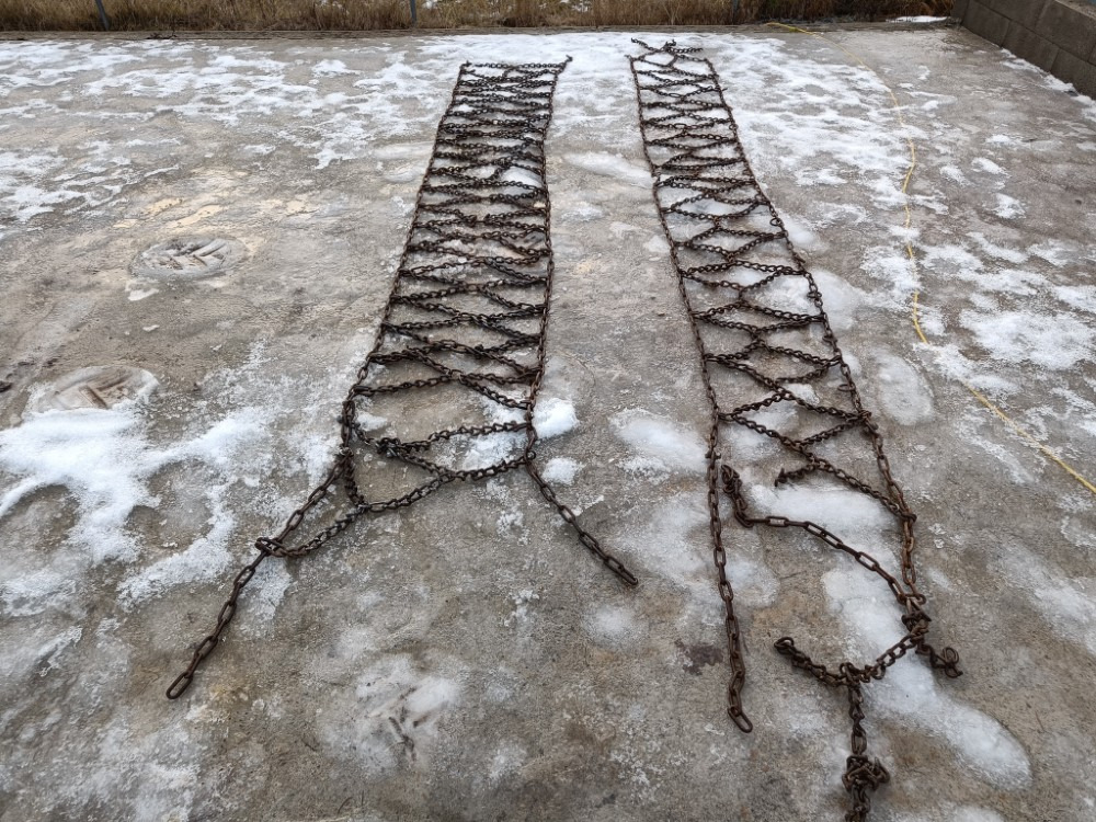 Lumiketjut traktoriin - Renkaat ja vanteet: kuva Lumiketjut traktoriin - Renkaat ja vanteet Lumiketjut traktoriin - Renkaat ja vanteet: kuva Lumiketjut traktoriin - Renkaat ja vanteet