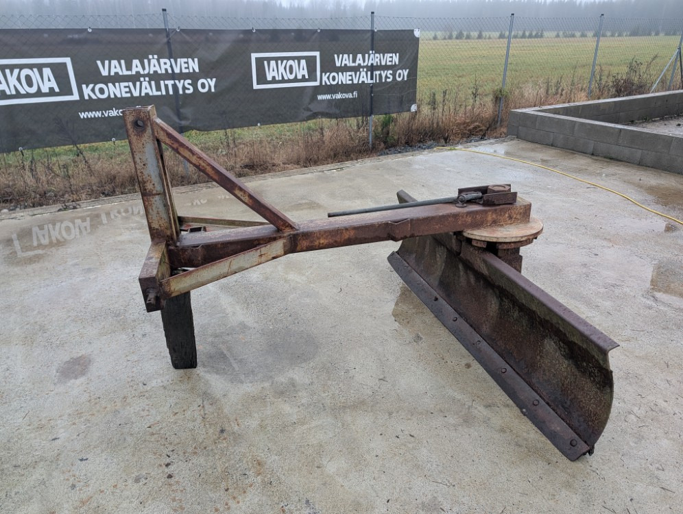 Perälevy 184cm ympäripyörivä - Maatalouskoneet: kuva Perälevy 184cm ympäripyörivä - Maatalouskoneet Perälevy 184cm ympäripyörivä - Maatalouskoneet: kuva Perälevy 184cm ympäripyörivä - Maatalouskoneet