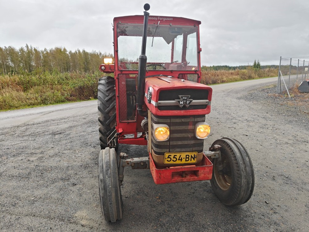 Massey Ferguson 165S Lisähydrauliikalla, katso video! - Traktori: kuva Massey Ferguson 165S Lisähydrauliikalla, katso video! - Traktori Massey Ferguson 165S Lisähydrauliikalla, katso video! - Traktori: kuva Massey Ferguson 165S Lisähydrauliikalla, katso video! - Traktori