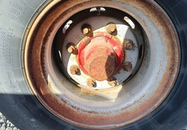 Peräkärryn akseli 445/45R19.5 leveillä renkailla - Akseli ja osat - Perävaunu: kuva Peräkärryn akseli 445/45R19.5 leveillä renkailla - Akseli ja osat - Perävaunu Peräkärryn akseli 445/45R19.5 leveillä renkailla - Akseli ja osat - Perävaunu: kuva Peräkärryn akseli 445/45R19.5 leveillä renkailla - Akseli ja osat - Perävaunu