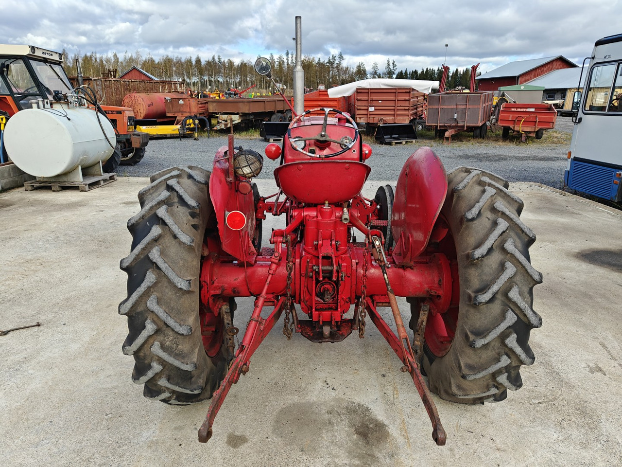 VALMET 361D - Traktori: kuva VALMET 361D - Traktori VALMET 361D - Traktori: kuva VALMET 361D - Traktori