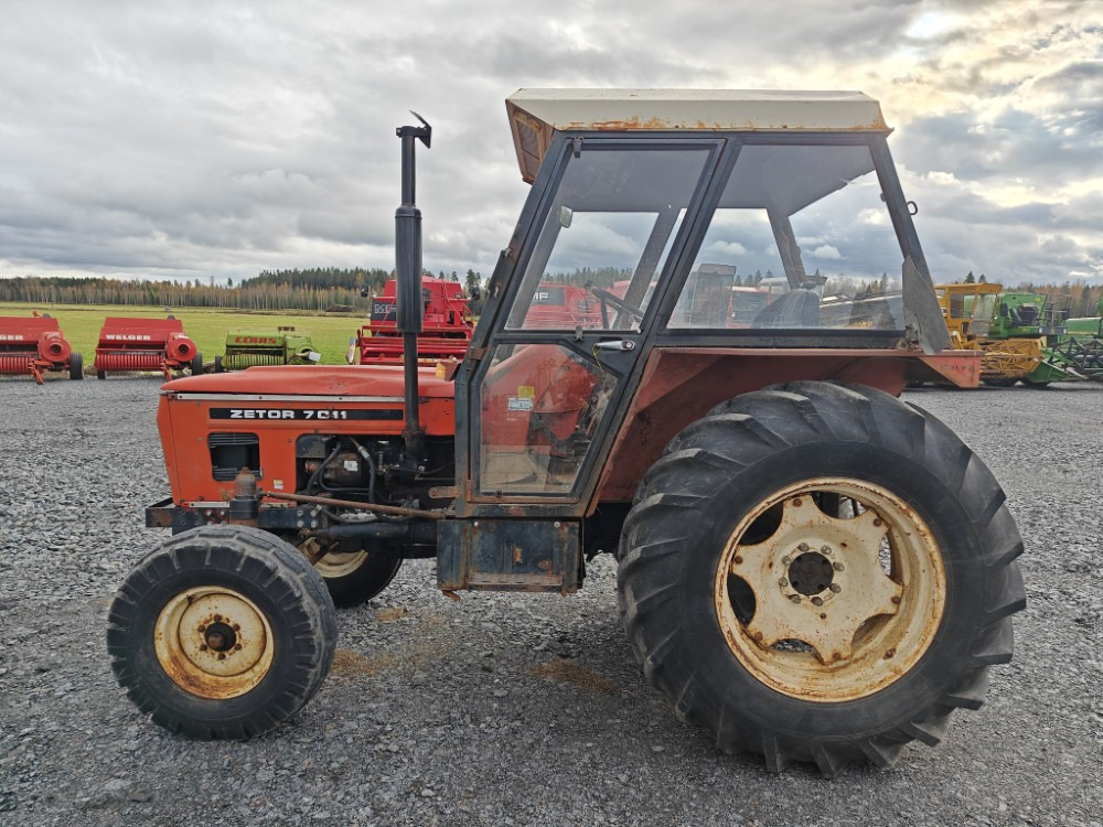 ZETOR 7011 - Traktori: kuva ZETOR 7011 - Traktori ZETOR 7011 - Traktori: kuva ZETOR 7011 - Traktori