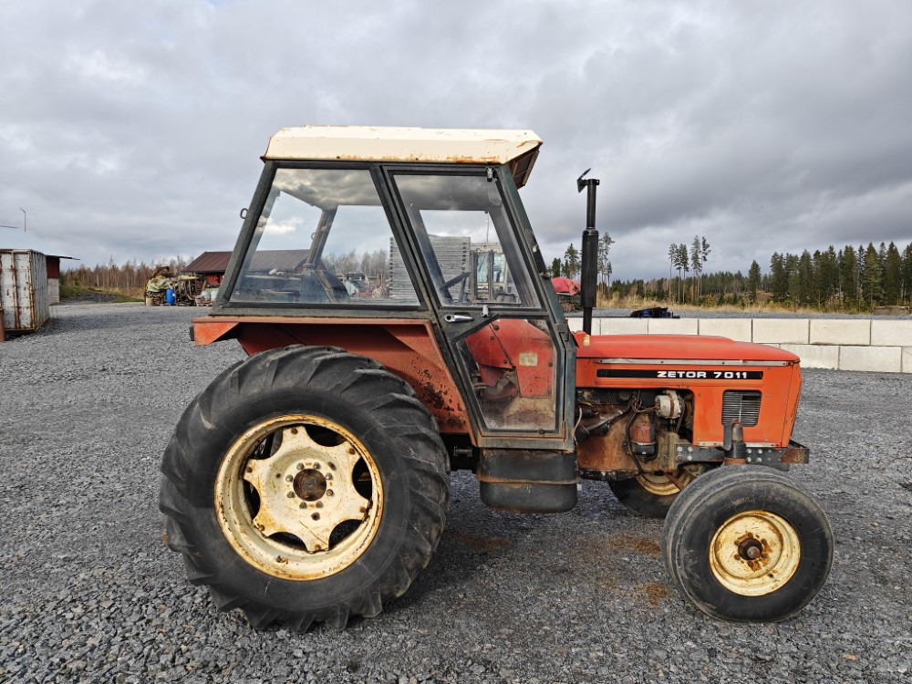 ZETOR 7011 - Traktori: kuva ZETOR 7011 - Traktori ZETOR 7011 - Traktori: kuva ZETOR 7011 - Traktori