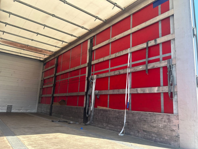 AGADOS CHT303 - Pressukapelliperävaunu: kuva AGADOS CHT303 - Pressukapelliperävaunu AGADOS CHT303 - Pressukapelliperävaunu: kuva AGADOS CHT303 - Pressukapelliperävaunu