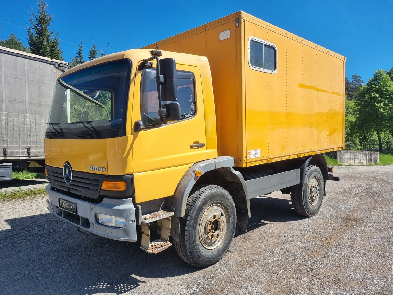 MERCEDES-BENZ ATEGO 1017 4x4 BOX + PTO - Umpikori kuorma-auto: kuva MERCEDES-BENZ ATEGO 1017 4x4 BOX + PTO - Umpikori kuorma-auto MERCEDES-BENZ ATEGO 1017 4x4 BOX + PTO - Umpikori kuorma-auto: kuva MERCEDES-BENZ ATEGO 1017 4x4 BOX + PTO - Umpikori kuorma-auto