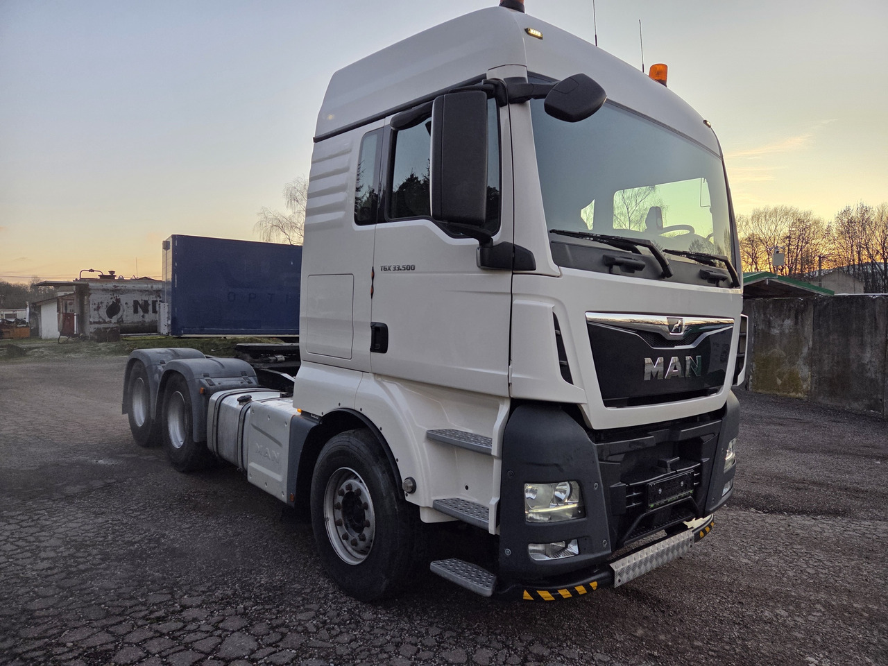 MAN TGX 33.500 6x4 MANUAL RETARDER only 258TKM - Vetopöytäauto: kuva MAN TGX 33.500 6x4 MANUAL RETARDER only 258TKM - Vetopöytäauto MAN TGX 33.500 6x4 MANUAL RETARDER only 258TKM - Vetopöytäauto: kuva MAN TGX 33.500 6x4 MANUAL RETARDER only 258TKM - Vetopöytäauto