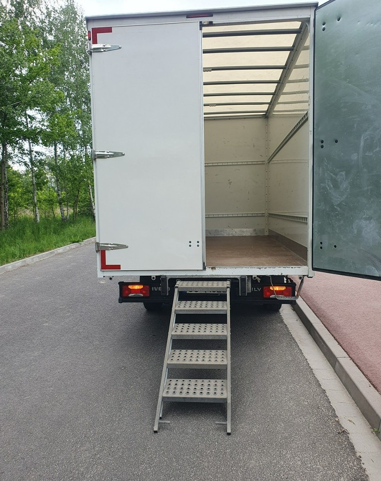 Jakeluauto Iveco 35 Daily 35S14: kuva Jakeluauto Iveco 35 Daily 35S14