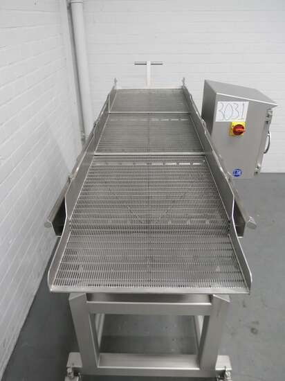 GEA vibrating gutter MultiShaker 450/1600 - Kuljetin: kuva GEA vibrating gutter MultiShaker 450/1600 - Kuljetin GEA vibrating gutter MultiShaker 450/1600 - Kuljetin: kuva GEA vibrating gutter MultiShaker 450/1600 - Kuljetin